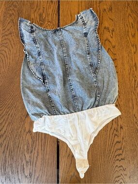 Promesa Denim-Style Blue Top with White Bodysuit Bottom Chambray flutter NWT S